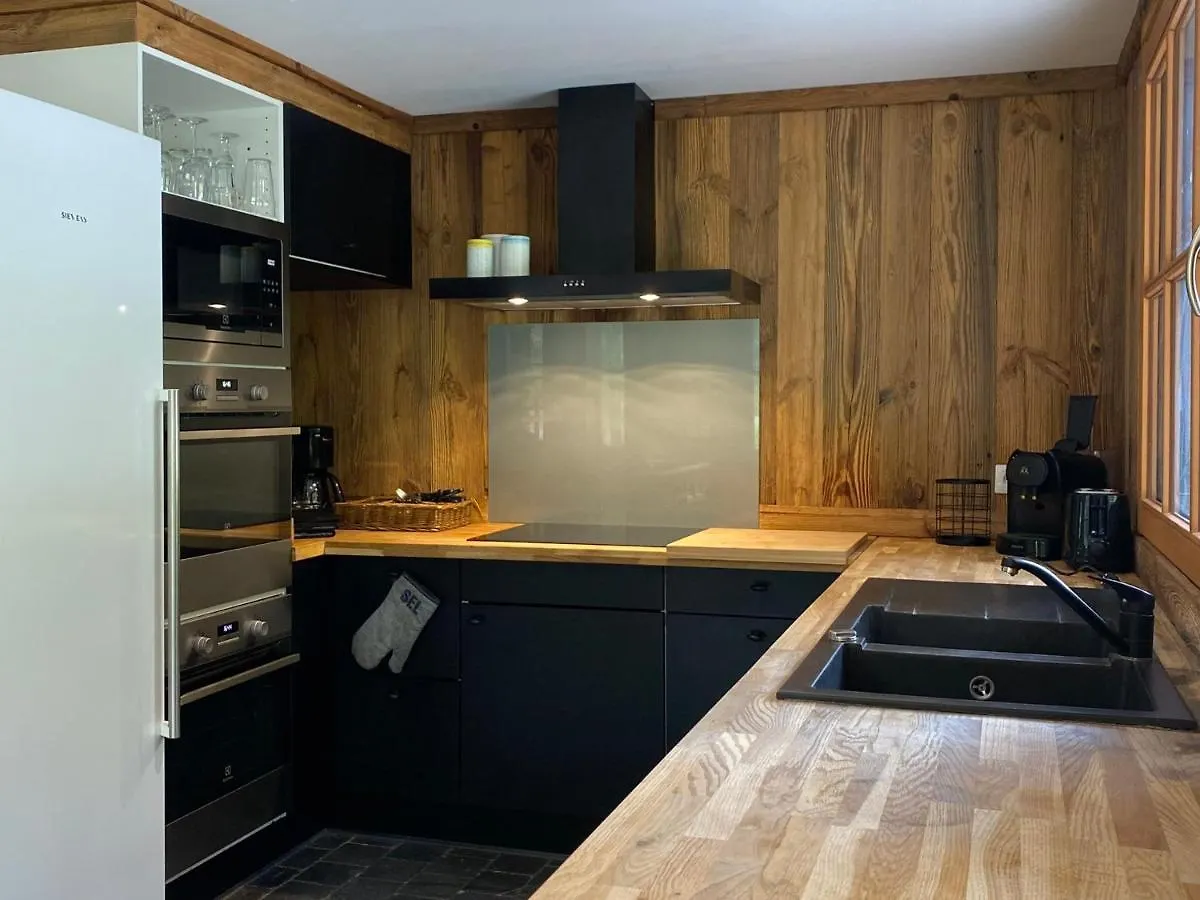 Chalet 6 Chambres Avec Jacuzzi Et Parking, La Tania - Fr-1-513-72